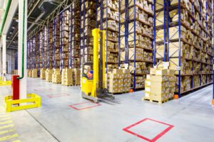 Worker Scanning in Warehouse usa wholesale suppliers amazon & Best Wholesale Suppliers