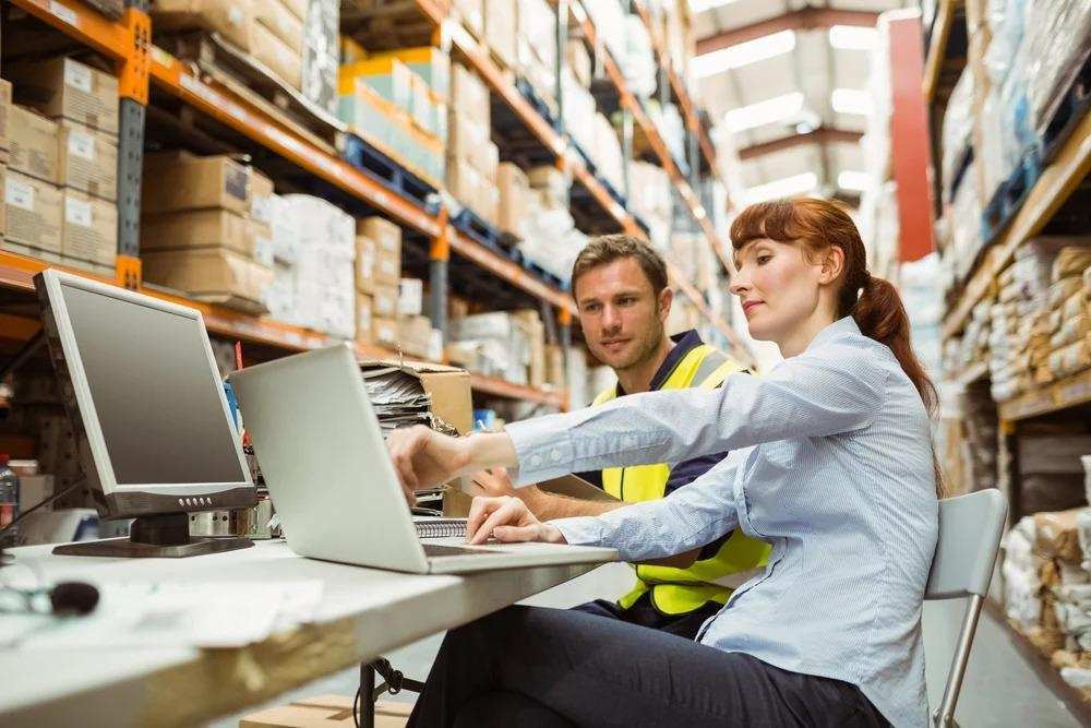 Supervisor Explaining Inventory Management –Amazon wholesale suppliers, Amazon FBA wholesale distributors